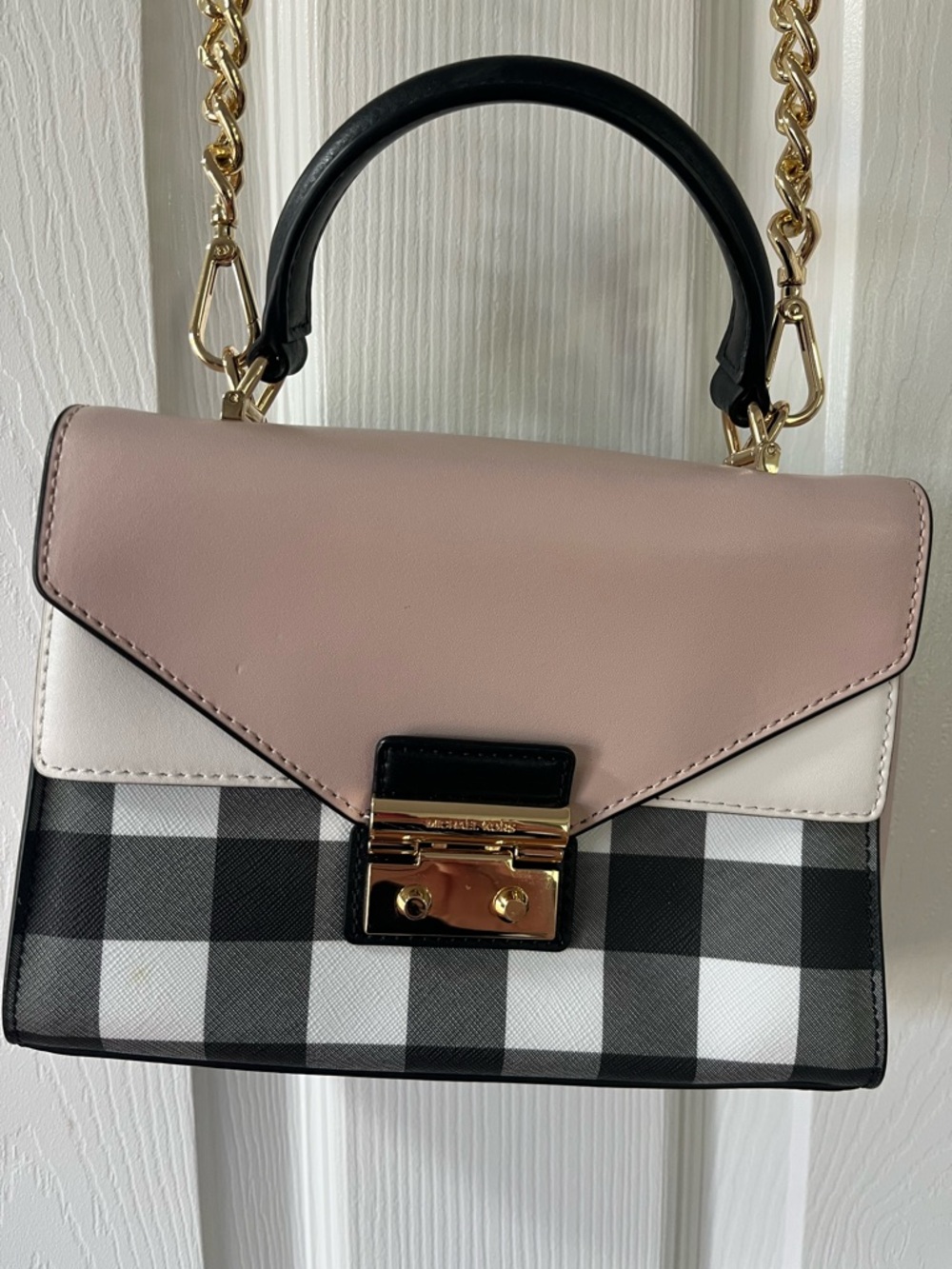 Micheal Kors Black Leather Crossbody Bag with Gold Chain Strap